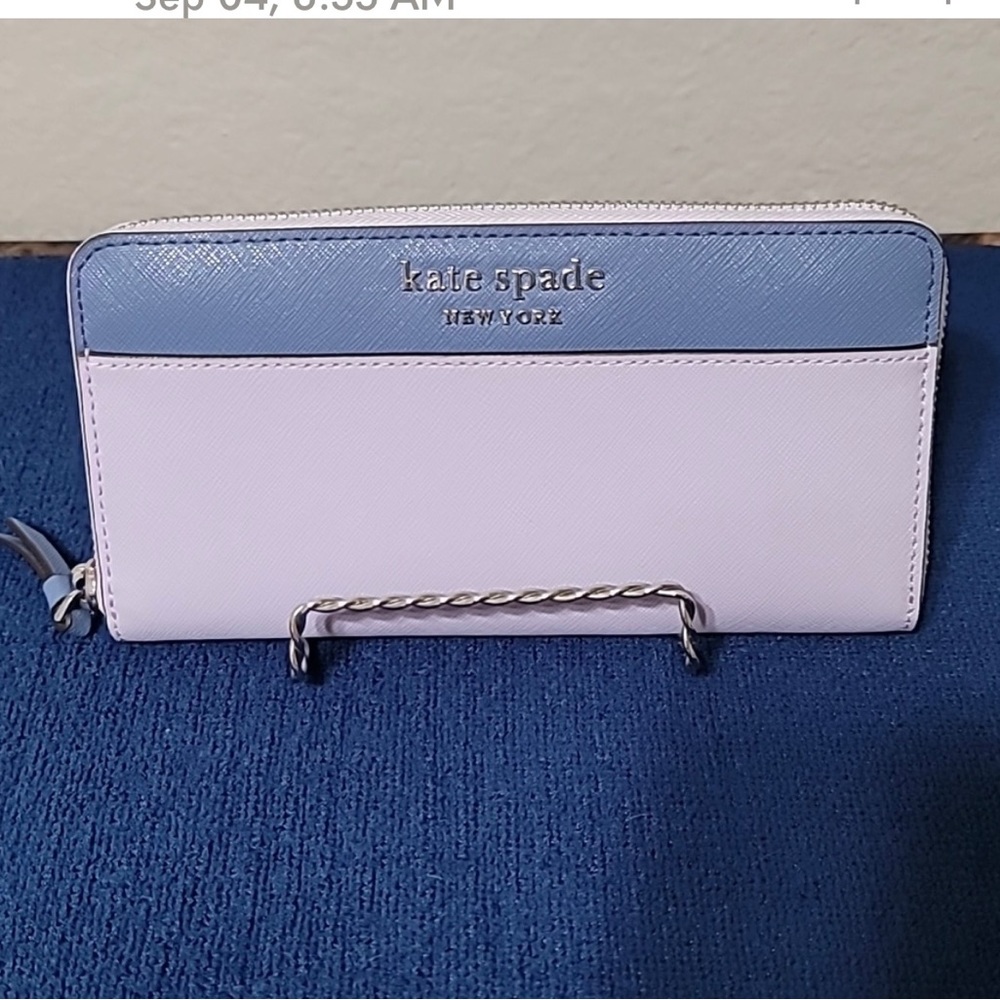 EUC Kate Spade Lilac Zip Wallet